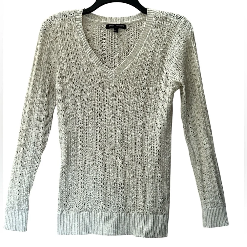 Banana Republic V-neck Cable knit Ivory Cream Sweater w Metallic Accents Size S